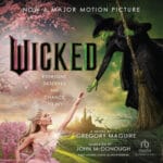 Omslag van het luisterboek Wicked door Gregory Maguire, met de Groene Heks en Glinda, gebaseerd op de nieuwe film.