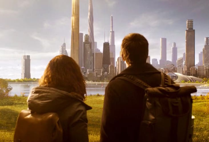 Scène uit Dark Matter op Apple TV+, waarin twee personages uitkijken over een futuristische stad bij zonsondergang.